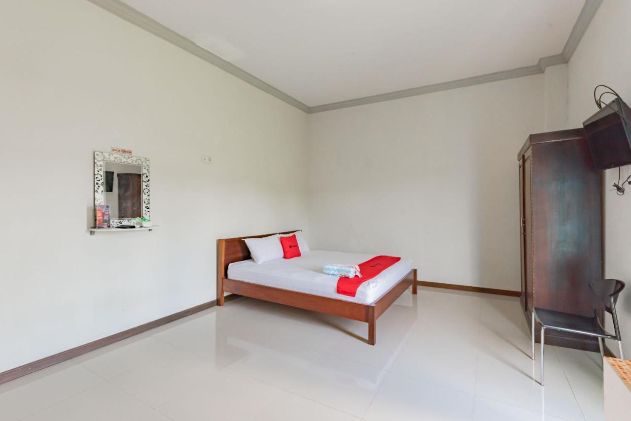 RedDoorz near GOR Sempaja Samarinda Hotel Bagian luar foto