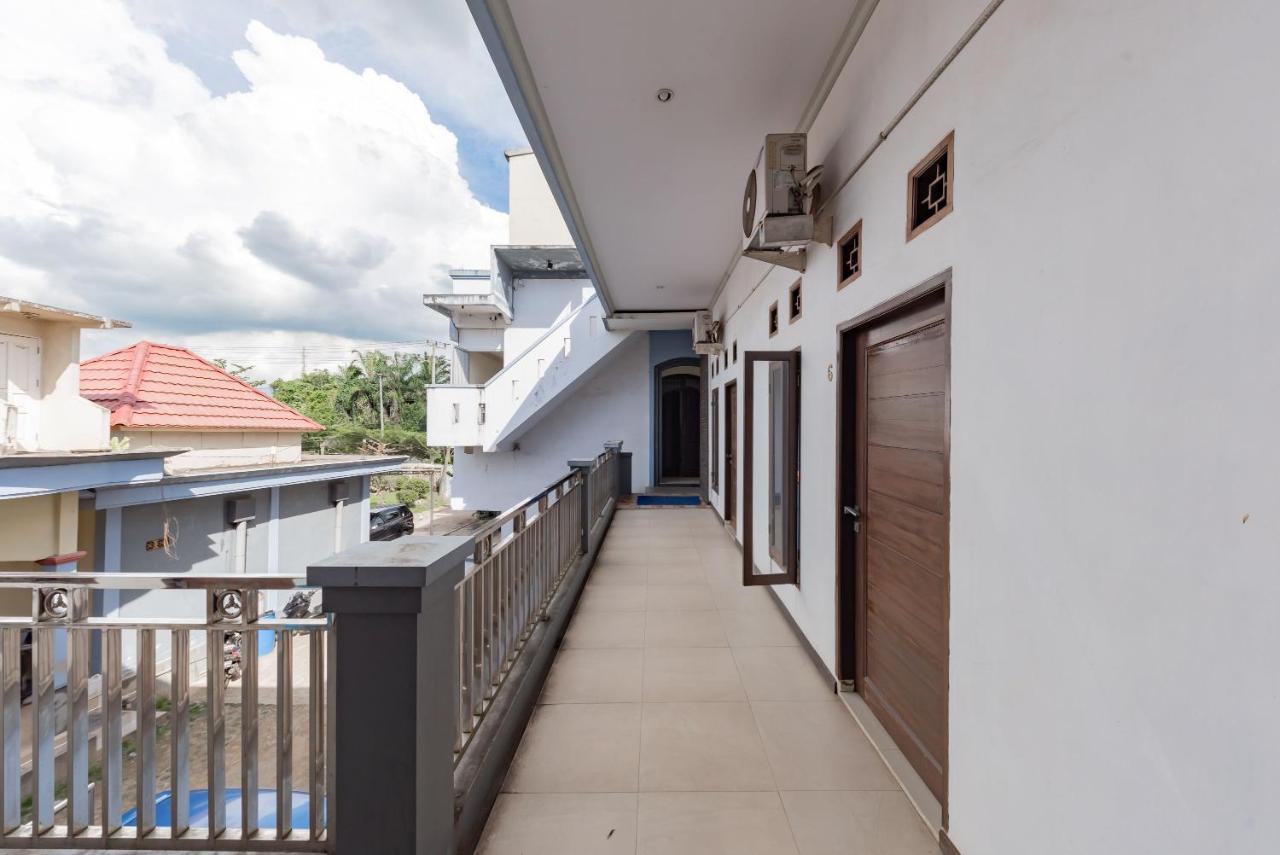 RedDoorz near GOR Sempaja Samarinda Hotel Bagian luar foto
