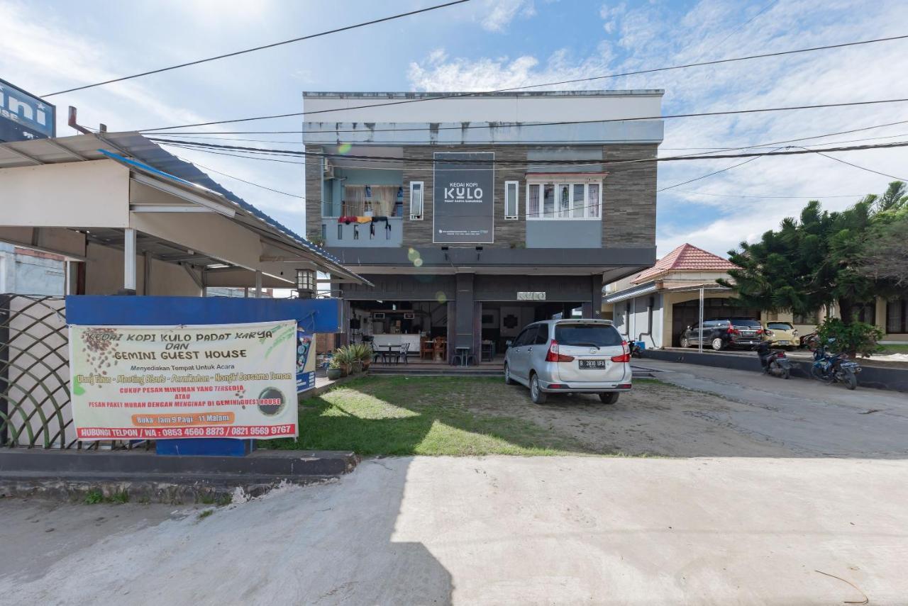 RedDoorz near GOR Sempaja Samarinda Hotel Bagian luar foto
