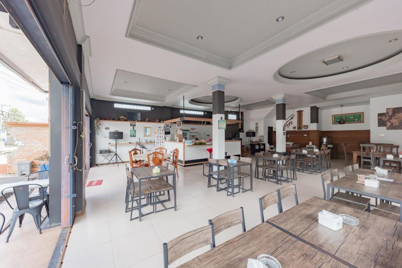 RedDoorz near GOR Sempaja Samarinda Hotel Bagian luar foto